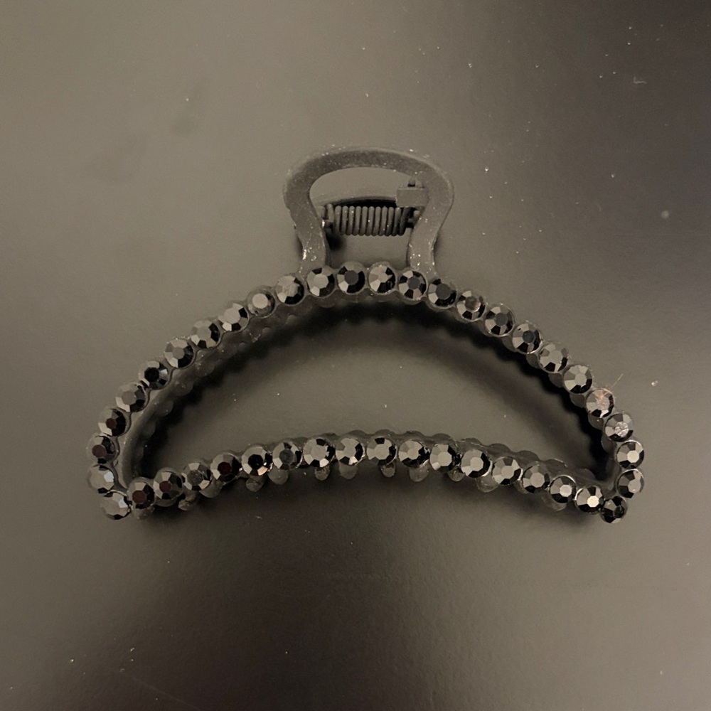 Elegant Black Beaded Hair Clip